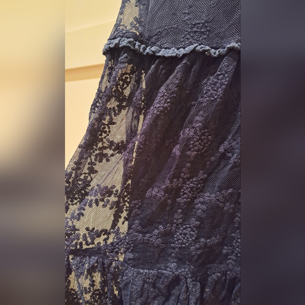 027- Molly Bracken Navy Lace Dress - Picture 7 of 7